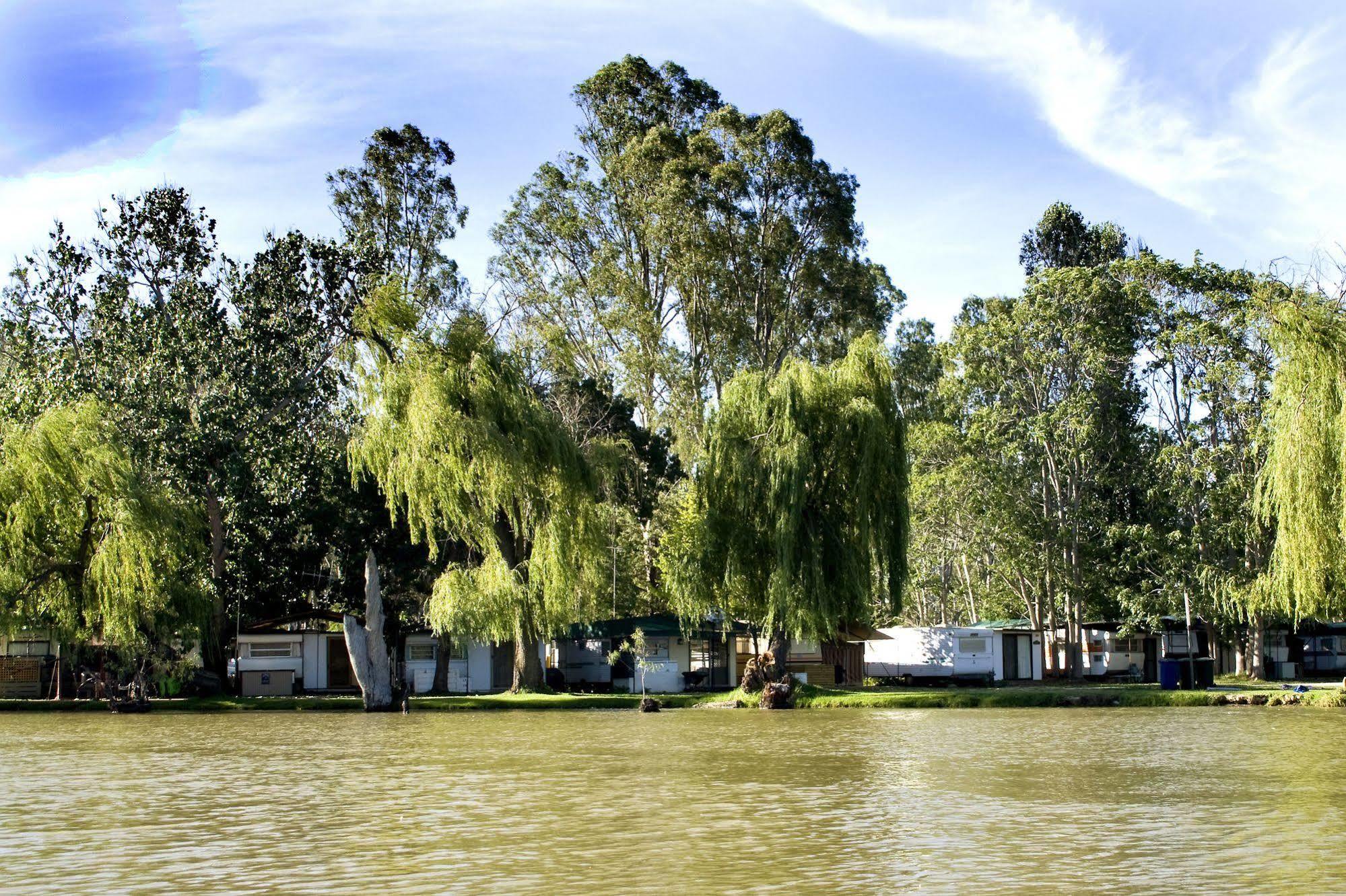 Cohuna Waterfront Holiday Park Ngoại thất bức ảnh